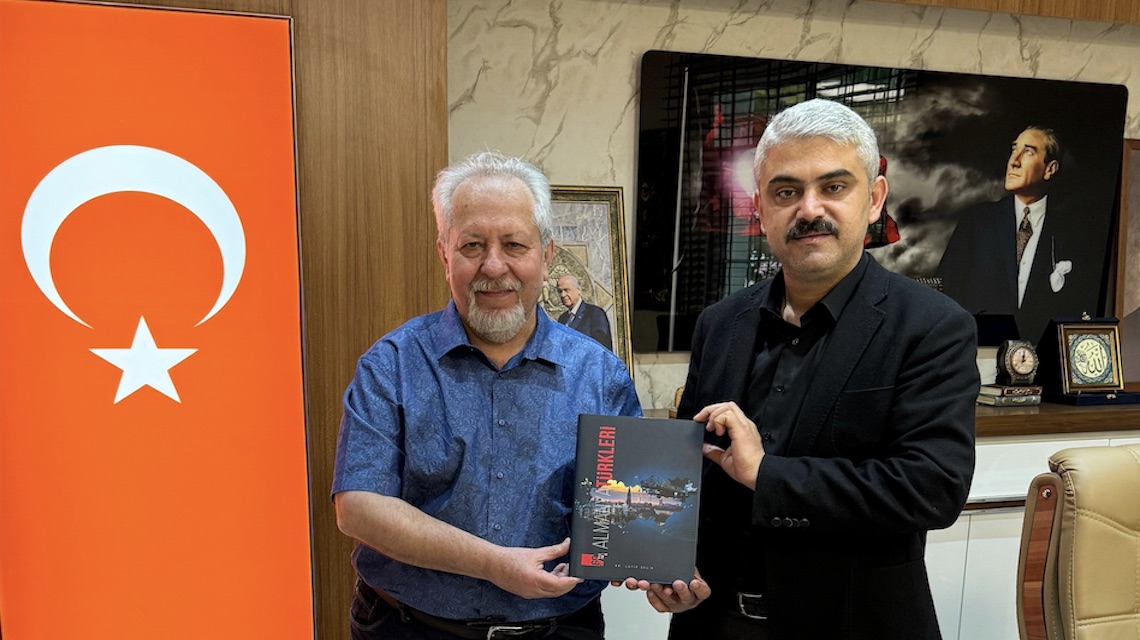 IKG Enstitüsü Başkanı ve Kültür Tarihçisi Dr. Latif Çelik Pozantı Belediyesi’ni ziyaret etti